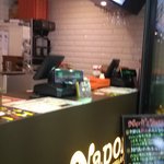 ナポリス ピッツァ＆カフェ - カウンターで注文を