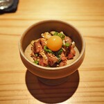 とり茶太郎 - 黄ニラと鴨のユッケ ほろほろ鳥のきんかん