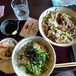 鶴岡 スエヒロ食堂 - 冷たい肉蕎麦ハーフ￥520 マグロ漬け丼ハーフ￥580 計￥1100