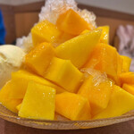 フルーツパーラー キムラ - メキシコ産のマンゴーの方が甘味は少なく
      さっぱりしてるけど､雑味などの後味が残らない｡