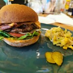 HAT Burger&Coffee Shop - 