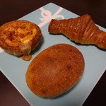 クロワッサンのバターを発酵バターからノルマンディーのAOCバターに変更されたそう。柔らかい。