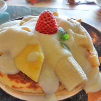 SATSUKI  - アイランド　パンケーキ　1,800円　＋ｻ10%　　パイナップル、バナナ、いちごつき。　まいう～