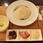 ATSUMI食堂 - ホワイトミートソース・スープ・冷菜