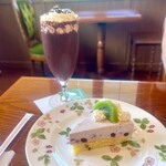 珈琲倶楽部 - 料理写真:『アイスココア』
『ブルーベリーのレアチーズケーキ』