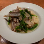 Bar Dondada - メインの生パスタはマテ貝とジャガイモのニョッキ