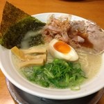 とんこつらーめん ひかり - 2013年3月19日限定
      魚介系鶏白湯800円