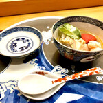 美会 - 定番のトムヤムクン！　鱧、車海老、蛤などなど。　贅沢素材すぎる