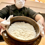 美会 - こちら炊き立てのジャスミンライスは旨いカレーに