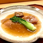 美会 - 薬膳鼈出汁で煮込んだフカヒレと和牛　深い味わいですね