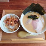 minesora - チャーシュー丼+ヌードル(とんこつ醬油)