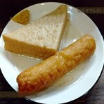 ラーメン楽’ - おでん（厚揚げとごぼう巻き）