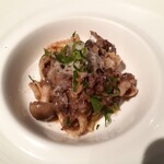 リストランテ ラストリカート - 黒毛和牛の赤ワインラグーとキノコのフェットチーネ