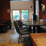 足羽山 ATARASHIYA - 店内（座った場所からパチリ）