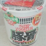 オーケー - ★★カップヌードル豚骨 200円 トンコツの匂いすら薄い！