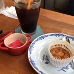 かふぇ じん - アイスコーヒーとバスクチーズケーキ