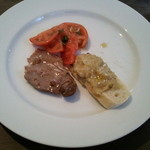 アンティーカ・トラットリーア・ノスタルジーカ - 前菜…糖度10の甘み。トマトとしては、甘くてもくどくない…らしい！