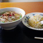 龍鳳楼 - 台湾ラーメン＋炒飯～☆