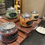 CONRAD CENTENNIAL SINGAPORE - 朝食ビュッフェのドライフルーツ
            2022年7月17日