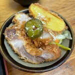 とんかつ 栄ちゃん - 塩で食べるのがベスト。