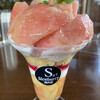 スローベリィ - 桃のパフェ¥1350