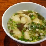 灼味噌らーめん 八堂八 - 海鮮冷やし味噌(スープ、ひと口飯付) 1500円、味玉 100円、スープになります