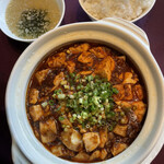 彩賓楼 - 麻婆豆腐とご飯とスープ