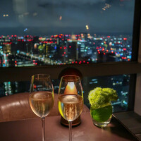 ザ タヴァン グリル＆ラウンジ - 