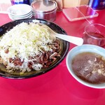 jr. 菜苑 - 純レバ丼と付属の中華スープ