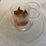 メイ - ❾桃のコンポート、、大石プラム、広島無農薬レモン、桃のジュレ、桃のシャーベット、フランボワーズのソース、フロマージュブラン、アーモンドのチュイル、ミント