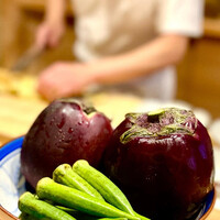 米増 - 賀茂茄子田楽～大きな賀茂茄子を丸ごと焼いて、田楽味噌で。
