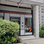 La Brianza - ブリアンツァ東京からいらしていたOソムリエさんが見送って下さいました。ありがとうございます☆ この日だけじゃなくいつも丁寧に見送って下さりありがたいです