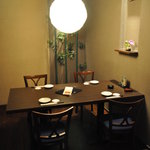 Zeamihisurebahana - 2名様～6名様までの個室です。（テーブル席）静かな空間で料理とお酒を楽しむことができます。