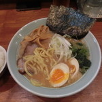 ばりき家 - 豚骨醤油ラーメン 630円 （味付玉子・メンマ・ねぎトッピング 各100円）