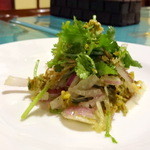 ガラムマサラ - 桜海老とアボカドのサラダ