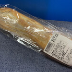 パン工場 - 「バゲット」は、けっこう食べ応えがある大きさです♪
