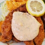 おぐら - 少し甘めのタルタルソースが特徴