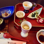 Soba An Shiduka Tei - 食前酒梅酒　間引き人参和物　ニラの卵和え　ホタテ和物　蕎麦の実　茶碗蒸し（2022年6月）