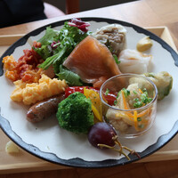 ザ タヴァン グリル＆ラウンジ - 