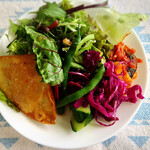 Y.O.L.O. CALIFORNIA STYLE KITCHEN - セットのサラダ