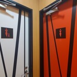 ステーキ宮 - 女性トイレのドア。おしゃんてぃ(笑)