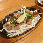 SANKYU本店 - 塩ホルモンともやしの鉄板焼き