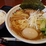 らーめん登楽 ふみや - 醤油味玉らーめん+らいす2