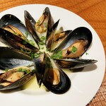 ビストロフレンチ ウララ - ムール貝の白ワイン蒸し