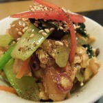 中華酒膳 幸龍 - （2013/2月-2）この日の「お通し」は豚モツと野菜と玉子炒めのようなもの