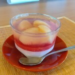 ヤマトヤカフェ - 桃のパンナコッタ320円