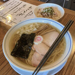 きく屋 - 中華そば 800円とチャーシューごはん 150円