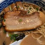 愚直 - とんこつラーメン　700円　味付玉子　100円