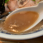 愚直 - とんこつラーメン　700円　味付玉子　100円