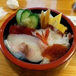 Makotozushi - ちらし930円